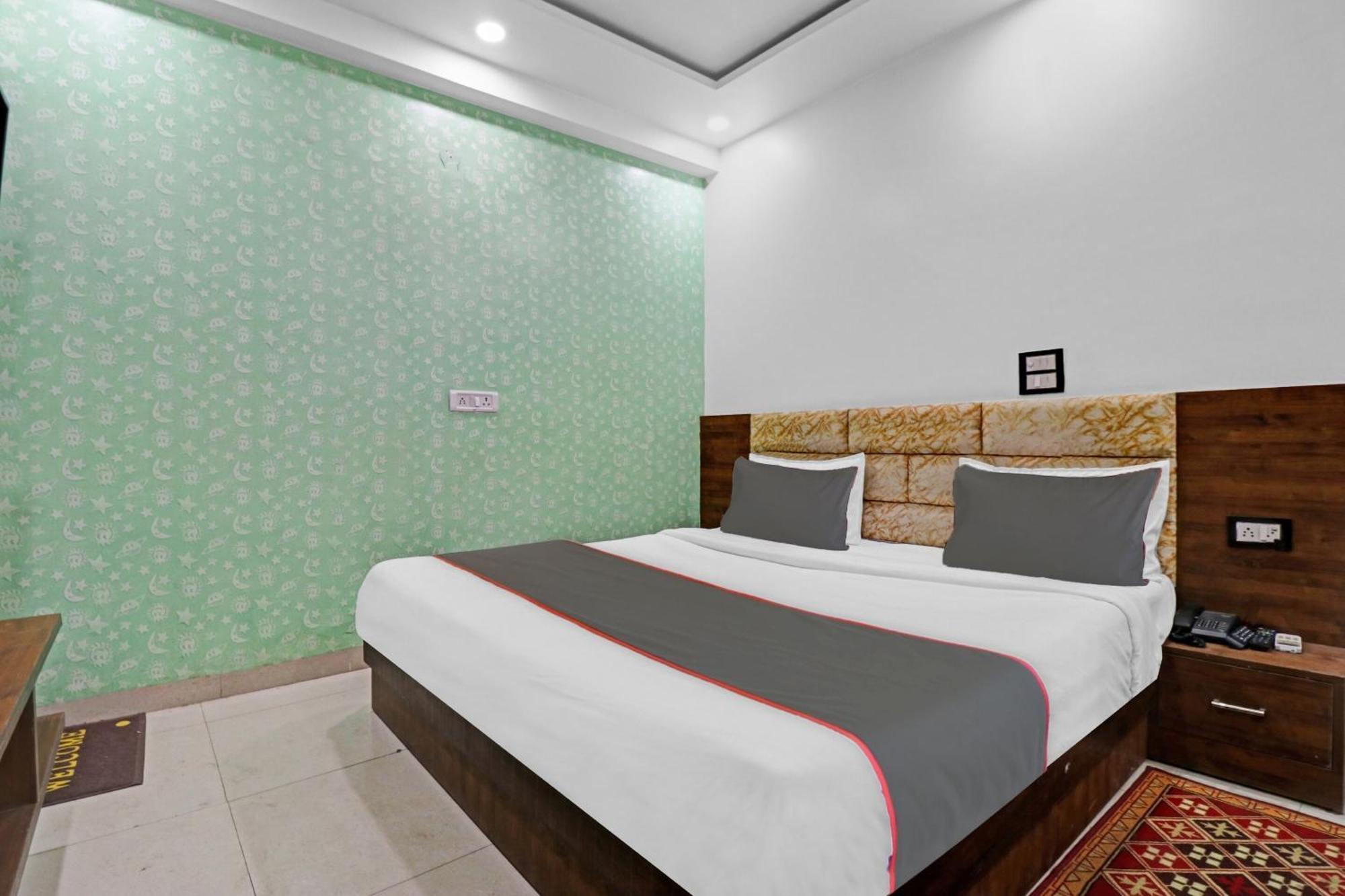 Hotel O Bharat Stay Near Indira Gandhi International Airport Nova Deli Exterior foto