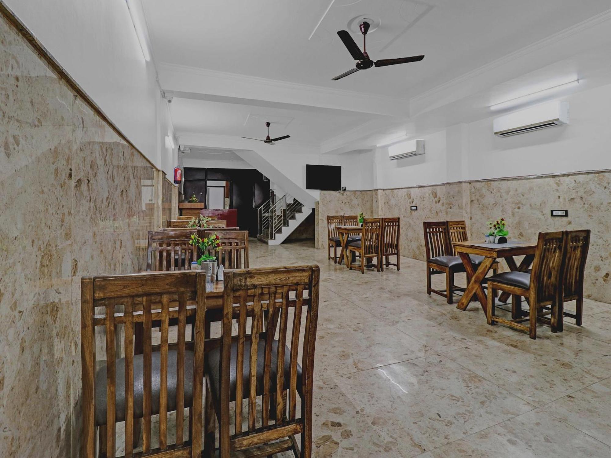 Hotel O Bharat Stay Near Indira Gandhi International Airport Nova Deli Exterior foto